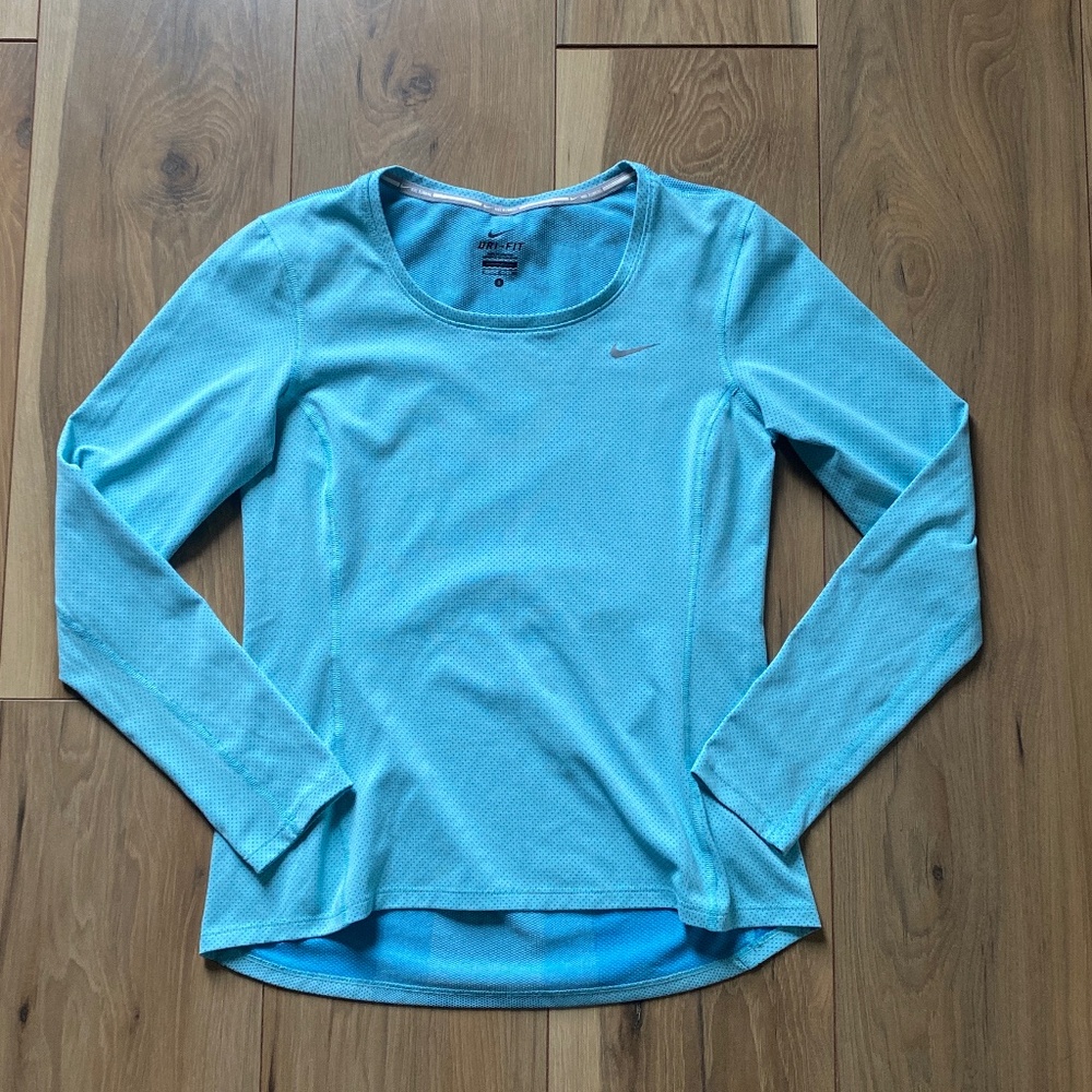 Women’s Nike dri fit long sleeve